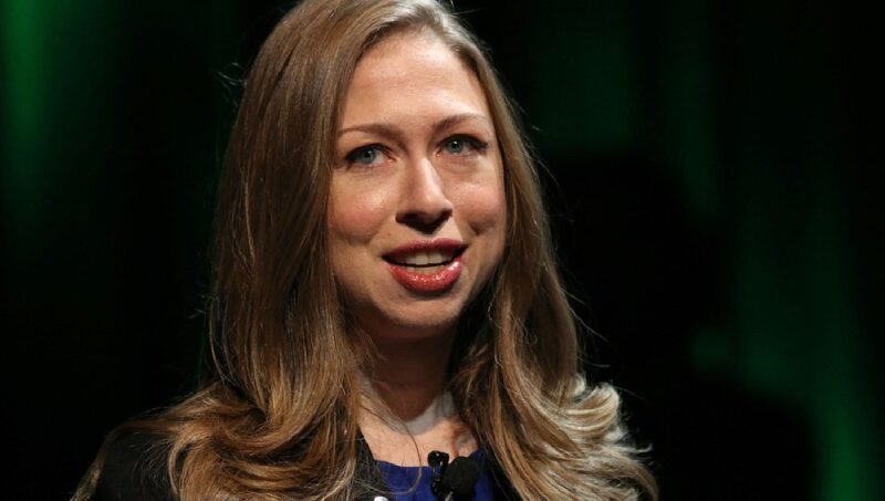 [Shocking] Chelsea Clinton SPITS IN THE FACE of her dad! - The Horn News