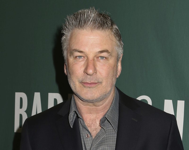 Alec Baldwin has screaming fit MELTDOWN in public  The Horn News