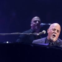 [Video] Scary moment when Billy Joel collapses while on stage