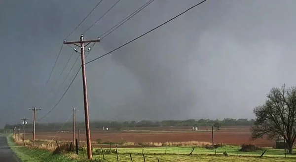 Deadly Storms, Tornadoes Slam Central U.S. - The Horn News