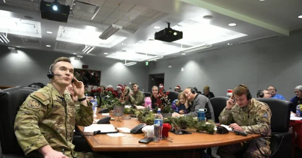 How to follow the military's Santa tracker Sunday night - The Horn News